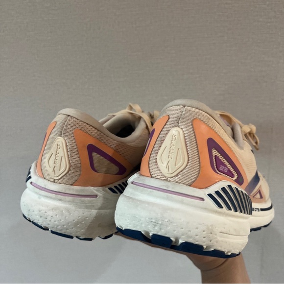 Brooks Adrenaline GTS 23 Guiderails  1203811B795 Running  Women’s 8 Peach/Navy - Picture 6 of 9